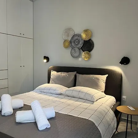 Sofenias Cosy Apartment Loutraki  Exterior photo